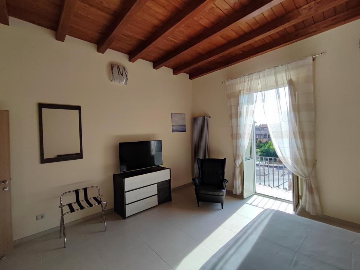 In Centro Rooms And Apartments Isola di Liri Exterior foto